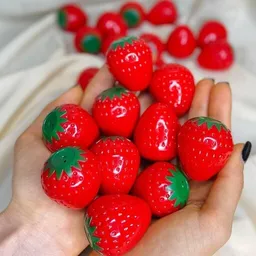 Moisturizing Fruit Lip Balm Strawberry Lipstick (1 Pc)