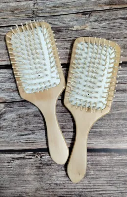 WOOD HANDLE HAIR COMB- SQUARE 