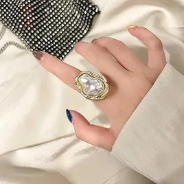 Baroque Irregular Pearl Finger Ring 