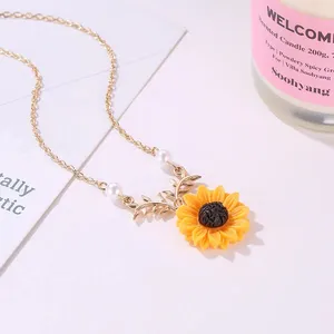 Fashion Sunflower Pearls Pendant Necklace Set