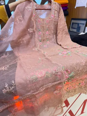 পাকিস্তানি ইনস্পায়ার্ড সুইজ লন কালেকশন (লাইট বিস্কুট)