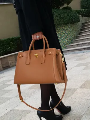 Large Capacity Stylish Commuter