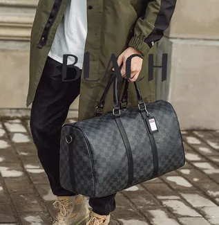 Large Capacity Travel Bag for Men & Women – Trendy PU Leather & Carbon Fiber Backpack for Leisure Travel