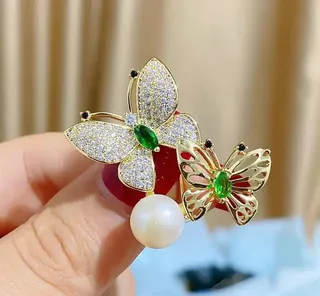 Trendy Butterfly Green Crystal Brooch