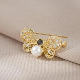 Hollow Butterfly Pearl Brooch