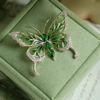 Luxury Rhinestone Butterfly Hijab Brooch