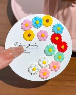 Beautiful Daisy Flower Decor Stud Earrings Set (7 pairs)