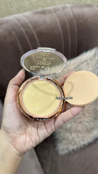 Miss & Mrs Full Coverage Compact Powder