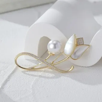 Elegant Tulip Shaped Rhinestone Brooch