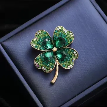 Dazzling Four Leaf Clover Hijab Pin/Brooch