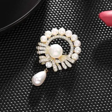 Fashion Rhinestone Pearl Round Brooch