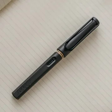 Lamy Safari Matte Black Fountain Pen