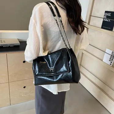 URBAN STYLE SLING BAG