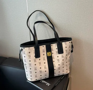 MODERN LADY’S FASHION BAG