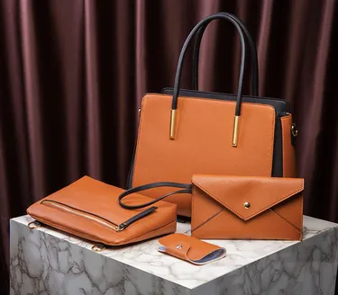 Fashionable one-shoulder bag 