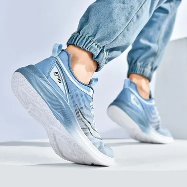 NOVA STEP RUNNING SNEAKERS