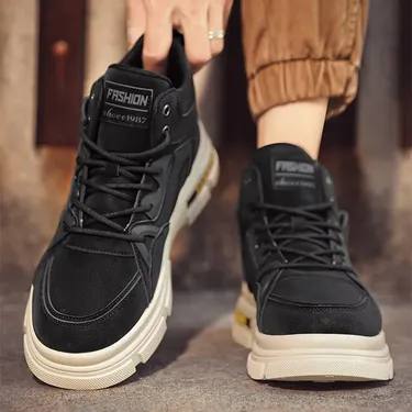 TREK RISE MARTIN BOOT