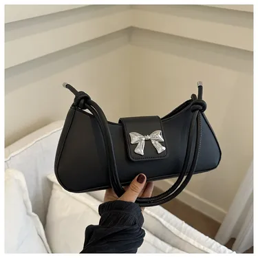 Trendy Pookie Style Chain Shoulder Bag