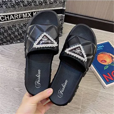HIGH QUALITY FASHION SLIPPERS