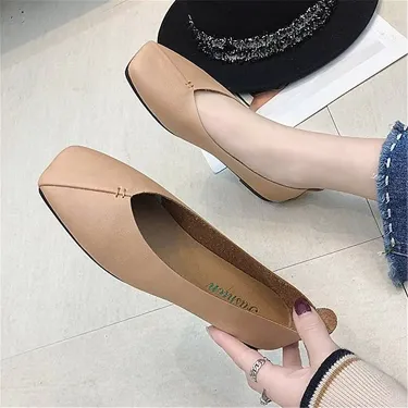 COMFORTABLE SLIP-ON FLAT SHOES