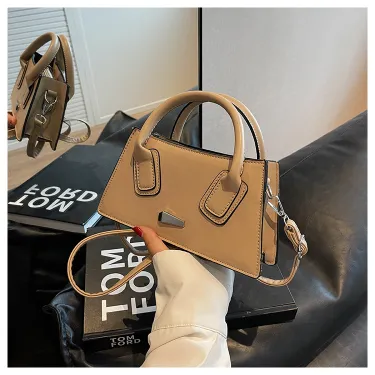 Daily Essential Classic Carry Bag