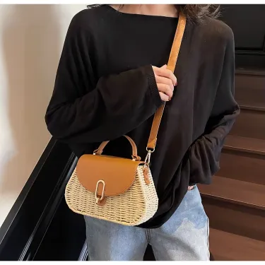 Effortless Charm Crossbody Bag