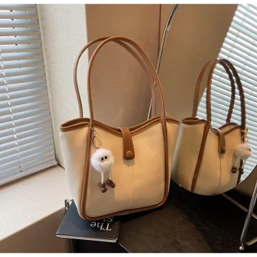 True Style Shoulder Tote