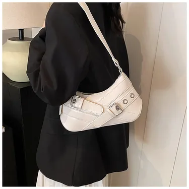 FASHIONABLE UNDERARM HANDBAG 