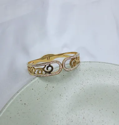 Gleaming Classy Stone Bangle Bracelet