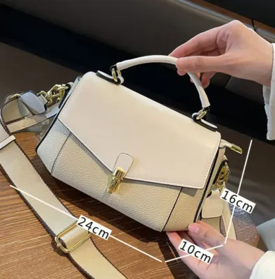 Graceful Women’s Shoulder Bag