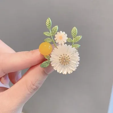 Daisy Flower Pearl Hijab Brooch Pin