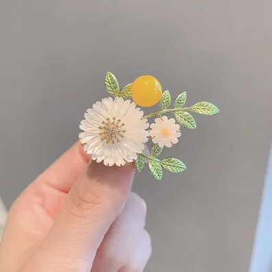 Daisy Flower Pearl Hijab Brooch Pin