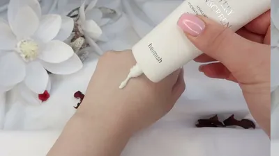 HEIMISH MORINGA CERAMIDE HYALURONIC ACID HYDRATING WATERY SUNSCREEN 50ML