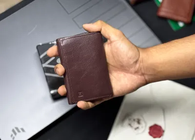 Classic Trifold V1  Chocolate 