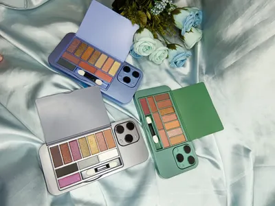 Phone Shape Eyeshadow Palette with Mirror 