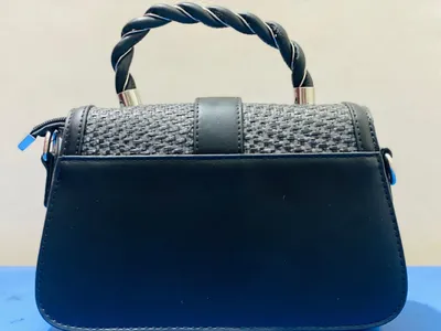 Trendy & Elegant Women’s Handbag