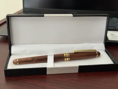Retro Ink Pen – Classic & Elegant