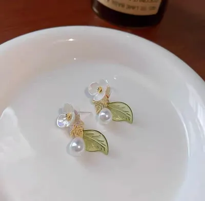 Pearl Fairy Flower Stud Earrings