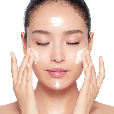 Charlotte Tilbury's Magic Cream Mini (15ml)