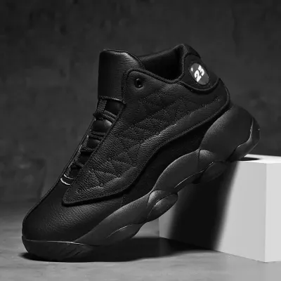 High Comfort Black Flicker
