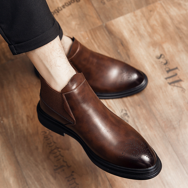 SHORT POINTED BRITISH SLIP-ON LEATHER CHELSEA BOOTS