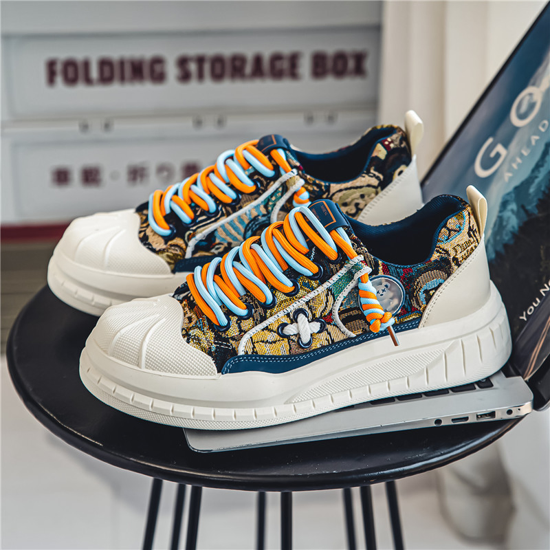 THICK-SOLED SPORTS AND LEISURE TRENDY SHOES