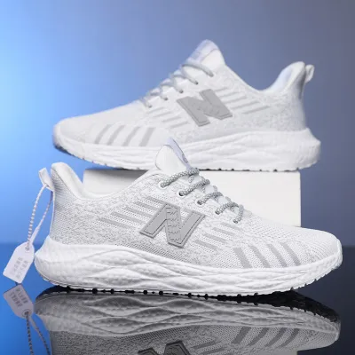 LIGHTWEIGHT SOFT-SOLED OUTDOOR SPORTS SHOE 2022W