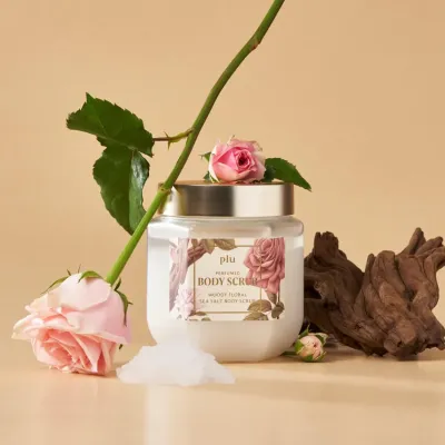 plu Perfumed Sea Salt Body Scrub Woody Floral 500g	