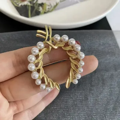Round Pearl  Wheat Ear Hijab Brooch / Hijab Pin (1 Pc) 