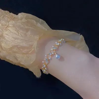 Geometric Crystal Pearl Bracelet 