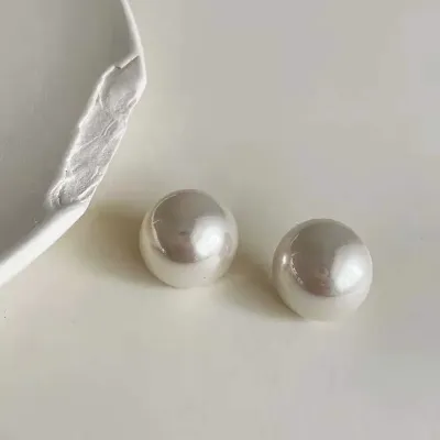 Faux Pearl Decor Stud Earrings