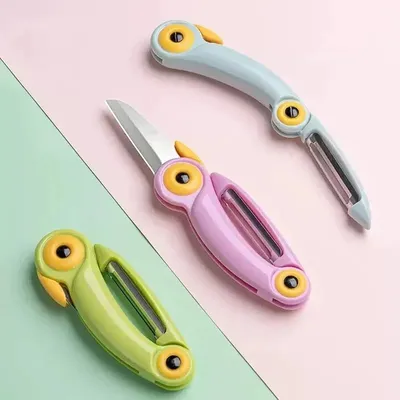 2 in 1 Cartoon Fruit Peeling & Cutting Knife (1 pc)