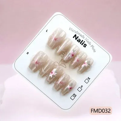 Glossy Designer Fake Nails (1 Set)