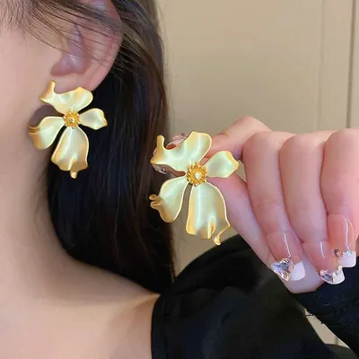 Vintage Big Flower Petal Golden Earrings